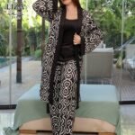 بيجامة ليزا بلاك آند وايت شيك – Liza Black & White Chic Pajama Home Wear